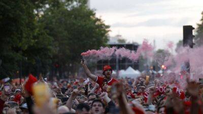 Nearly 2,000 Liverpool Fans To Sue UEFA Over Champions League Fiasco - sports.ndtv.com - France -  Paris - Liverpool