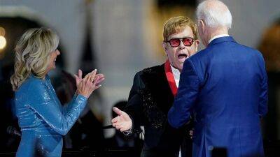 Joe Biden - Elton John - Jill Biden - Elton John 'ambushed' by Joe Biden with medal after White House gig - euronews.com - Britain - Usa