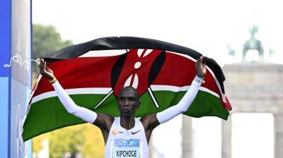 Eliud Kipchoge - Eliud Kipchoge shatters his own marathon world record in Berlin - rte.ie - Germany - Ethiopia - Kenya - county Marathon