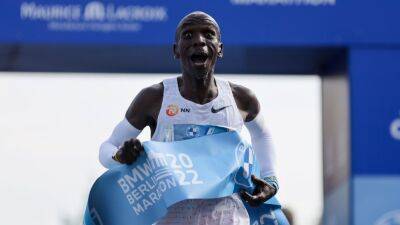 Eliud Kipchoge - Kenya's Eliud Kipchoge clocks 2:01:09 for world record in Berlin Marathon - espn.com - Germany - Ethiopia -  Vienna - Kenya - county Marathon