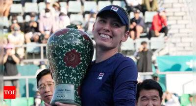 Emma Raducanu - Russia's Ekaterina Alexandrova shines in Seoul for third title - timesofindia.indiatimes.com - Russia - France - Netherlands - Usa - Latvia -  Seoul