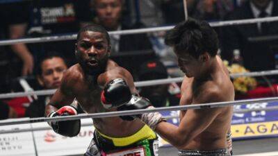 Floyd Mayweather knocks out Japan's Asakura in boxing exhibition
