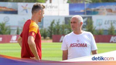 Jose Mourinho - Nemanja Matic - As Roma - Jadi Orang Kepercayaan, Matic pun Masih Kerap Kesulitan sama Mourinho - sport.detik.com - Manchester - Serbia