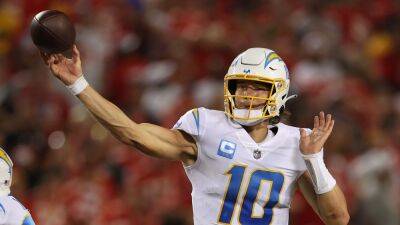 Justin Herbert will start for Chargers in Week 3 despite rib injury