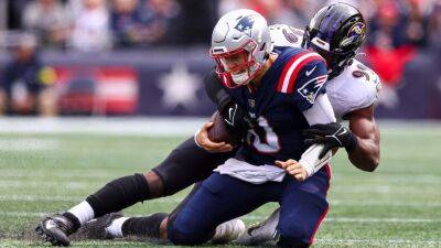 Bill Belichick - New England Patriots QB Mac Jones suffers leg injury on final pass attempt - espn.com -  Baltimore - county Campbell