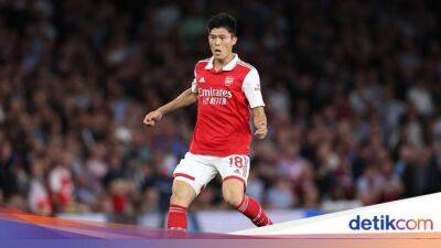 Mikel Arteta - Takehiro Tomiyasu - Liga Inggris - Bek Jepang Ini Nggak Mau Cuma Jadi Cadangan di Arsenal - sport.detik.com