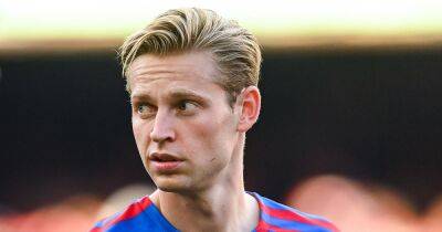 Frenkie de Jong 'not convinced' by Manchester United boss Erik ten Hag and more transfer rumours