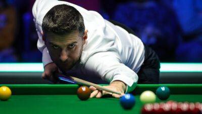 Mark Selby - Stuart Bingham - Zhao Xintong - British Open 2022 snooker LIVE – Mark Selby in action after Zhao Xintong hits three centuries to dump Stuart Bingham - eurosport.com - Britain - Germany - county Brown - Jordan