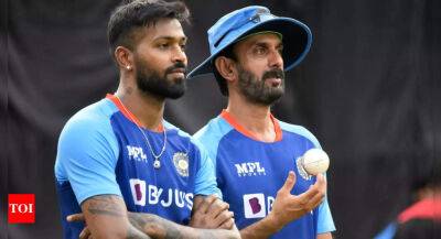 Temba Bavuma - Rohit Sharma - Asia Cup - Failed to defend targets because of dew: India batting coach Vikram Rathour - timesofindia.indiatimes.com - Australia - South Africa - India - Sri Lanka - Pakistan