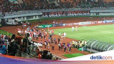 Rachmat Irianto ke Suporter Indonesia: Kalian Luar Biasa!