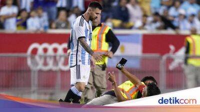Lionel Messi - Julian Alvarez - Argentina Vs Jamaika: Messi Hat-trick Dikejar Penyusup Lapangan! - sport.detik.com - Argentina