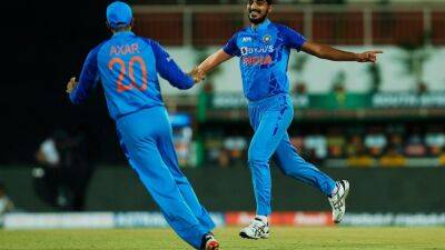 India vs South Africa: Arshdeep Singh Picks Three Wickets In An Over To Rattle Proteas. Watch