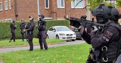 Armed police arrest man moments after surrounding bus in dramatic scenes - manchestereveningnews.co.uk - Manchester