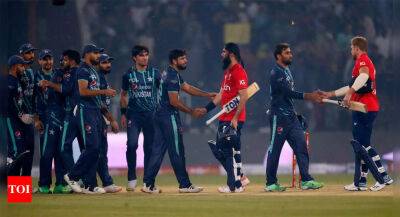 Dawid Malan - Harry Brook - Moeen Ali - David Willey - Sam Curran - Mohammad Rizwan, Aamer Jamal help Pakistan down England in fifth T20I - timesofindia.indiatimes.com - Pakistan -  Karachi