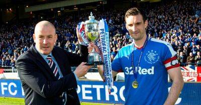 Lee Wallace had Rangers exit path for the Premier League claims Mark Warburton as he pays tribute after retirement