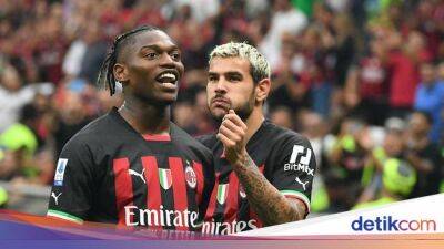 Theo Hernandez - Denzel Dumfries - Inter Milan - Rafael Leao - Olivier Giroud - Hakan Calhanoglu - Mike Maignan - Sandro Tonali - AC Milan Vs Inter Milan: Drama Lima Gol, Rossoneri Kalahkan Nerazzurri - sport.detik.com -  Lima