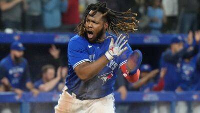 Jays clinch playoff spot as O's fall to Red Sox