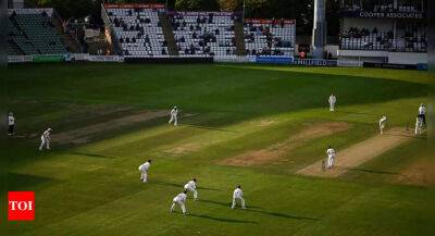 Dawid Malan - Andrew Strauss - Dawid Malan backs Andrew Strauss review, Geoffrey Boycott fears 'death of county cricket' - timesofindia.indiatimes.com - Pakistan -  Lahore