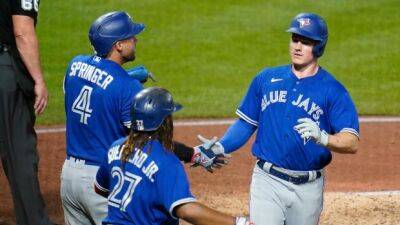 Bichette's bases-clearing double leads Jays past Pirates