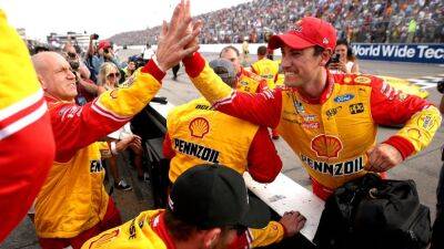 Joey Logano - Kyle Busch - William Byron - Confident Joey Logano tells his team that ‘we’re the favorites’ - nbcsports.com - Usa - state South Carolina - county Chase - county Darlington - county Elliott