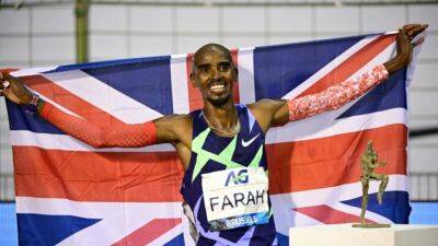 Farah returns to winning ways in London half-marathon
