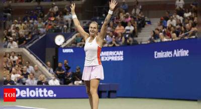 US Open 2022: Aryna Sabalenka overcomes crowd and Danielle Collins to reach quarters