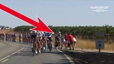 Adam Blythe - Dan Lloyd - La Vuelta 2022: Nelson Oliviera almost crashes into fans and parked car in scary near-miss - eurosport.com - Portugal
