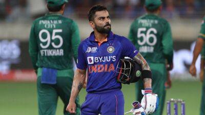 India Great Questions Timing Of Virat Kohli's 'Only MS Dhoni Messaged' Comment