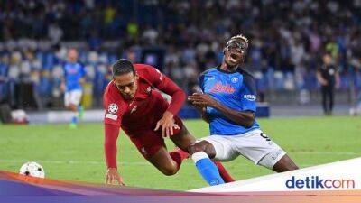 Liverpool Merelakan Diri Dibantai Napoli