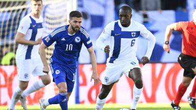 Miralem Pjanic trains with Sharjah, thanks Barcelona for 'honour of wearing the shirt' - thenationalnews.com - Uae - Bosnia And Hzegovina