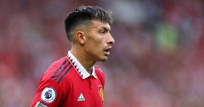 Jaap Stam tells Lisandro Martinez what he must learn at Manchester United
