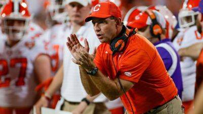 Clemson Tigers head football coach Dabo Swinney agrees to new 10-year, $115 million contract