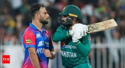 Asif Ali - Asia Cup 2022: Asif Ali, Fareed Ahmad fined for on-field altercation - timesofindia.indiatimes.com - Afghanistan - Pakistan