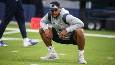 Dallas Cowboys QB Dak Prescott limited in practice after new cleats bother ankle - espn.com - Jordan - state Texas - county Dallas - county Bay