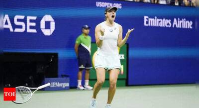 US Open 2022: Iga Swiatek survives Aryna Sabalenka to set up final with Ons Jabeur
