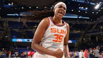 Connecticut Sun clinch WNBA Finals berth with late comeback vs. Chicago Sky