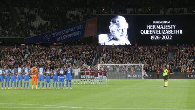 Leah Williamson - Elizabeth Ii Queenelizabeth (Ii) - Sport pays its respects to Queen Elizabeth II with Premier League set to make decision on matches - latest updates - eurosport.com - Britain