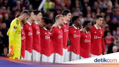 Ratu Elizabeth II Mangkat, MU hingga Arsenal Berduka