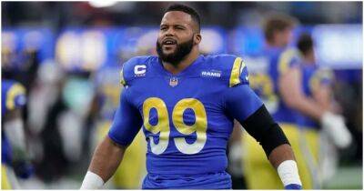 Aaron Donald - Aaron Donald: LA Rams star reportedly moments away from retiring in offseason - givemesport.com - Los Angeles -  Los Angeles