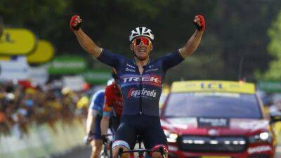 Pedersen wins Vuelta stage 19, Evenepoel maintains overall lead