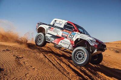 No time to sit - Toyota Gazoo Racing used the rest day to prepare for Dakar's final stint