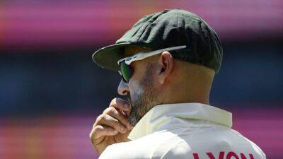 Australia take four spinners, six quicks to India for test series