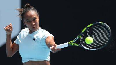 Fernandez finds groove, bounces France's Cornet in 1st round of Australian Open
