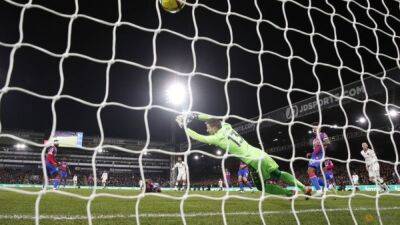 Olise denies United at the death as winning streak ends