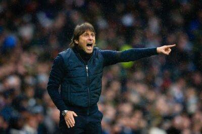 Spurs boss Conte ponders football future after death of three friends