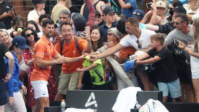 Djokovic receives warm welcome on Australia return