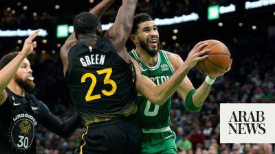 Stephen Curry - Jayson Tatum - Jaylen Brown - Celtics down Warriors in NBA Finals rematch, Bulls shine in Paris - arabnews.com - Usa -  Boston - San Francisco -  Paris - state Golden