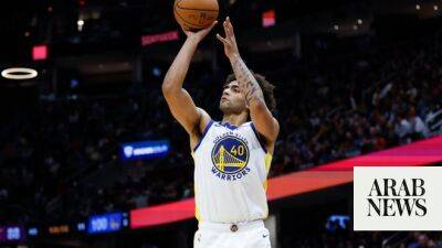 Without Curry, Warriors make 23 3-pointers and beat Cavs
