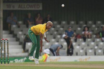 Laura Wolvaardt - Sune Luus - Masabata shows her Klaas with career-best spell in big Proteas victory - news24.com - South Africa - county Buffalo - county Park
