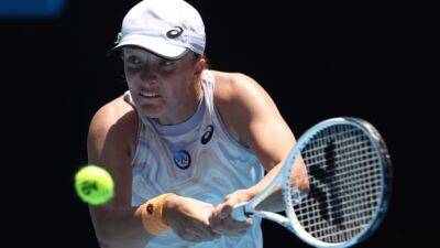 Elena Rybakina - Iga Swiatek - Top-ranked Swiatek falls to Rybakina in straight sets at Australian Open - cbc.ca - Australia - Melbourne